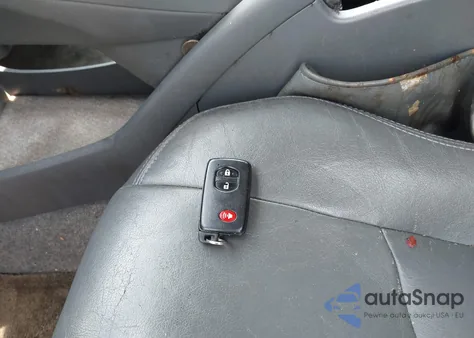 2010 Toyota Prius Iii z USA, uszkodzony, nr VIN JTDKN3DU1A0233847